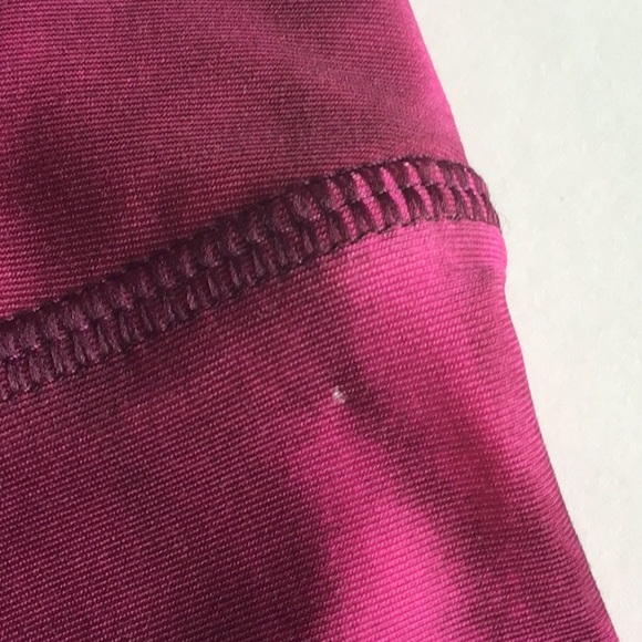 Under Armour Compression Crops - Picture 12 of 12